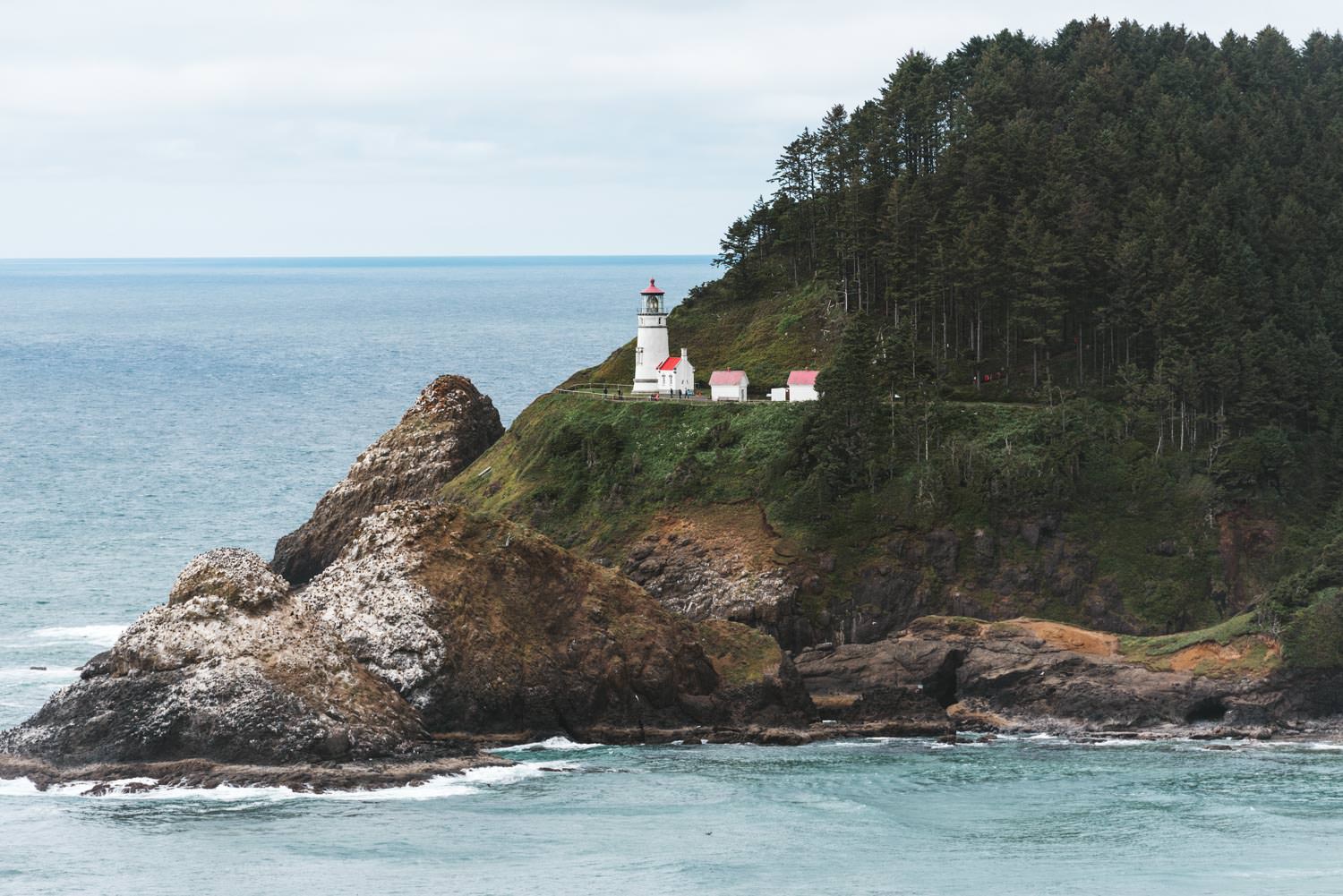 Top 4 Best Oregon Elopement Locations at Heceta Head Lighthouse